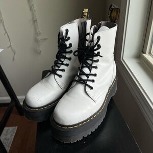 White lace up platform Dr. Martens size 8